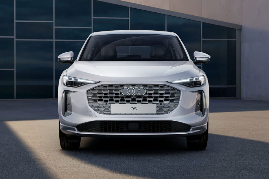 Full Front View of Q5 Sportback