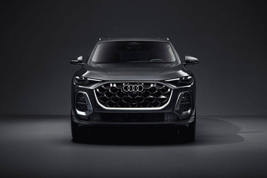Full Front View of Q5 2025