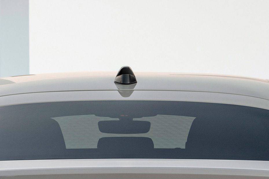 أيه 6 إي-ترون Roof Antenna أيه 6 إي-ترون Roof Antenna