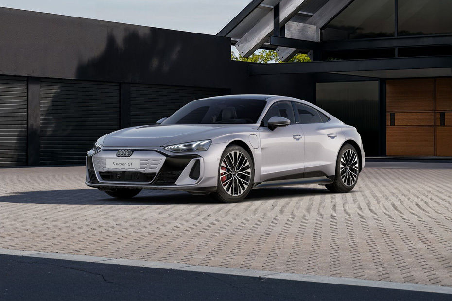 Audi  S e-tron GT Front angle low view
