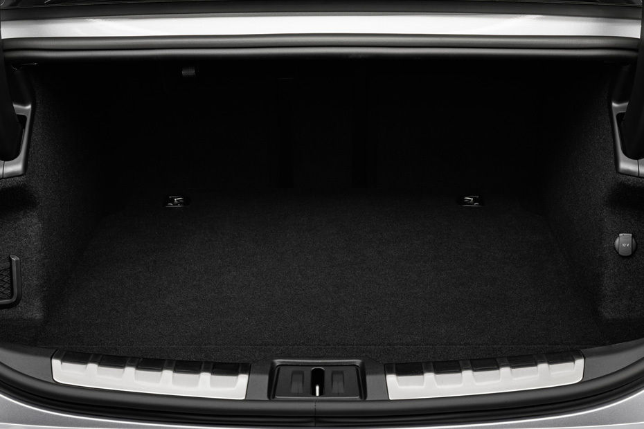Trunk Open Closer View of S e-tron GT