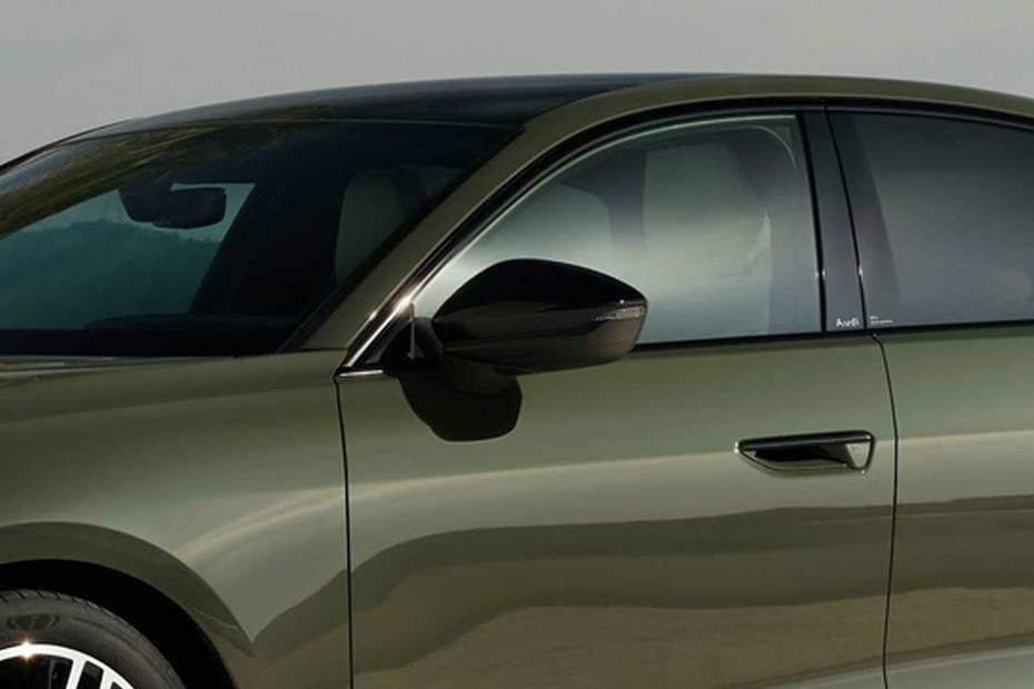 أودي إيه٥ إل Drivers Side Mirror Front Angle أودي إيه٥ إل Drivers Side Mirror Front Angle