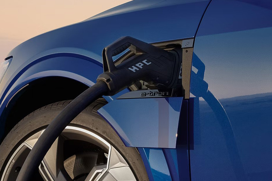 Exhaust Pipe of Audi SQ8 E-tron Exhaust Pipe of Audi SQ8 E-tron