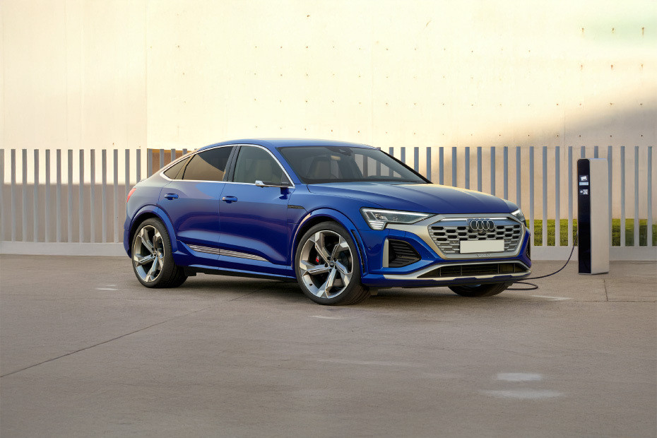 Audi SQ8 E-tron Front Medium View Audi SQ8 E-tron Front Medium View