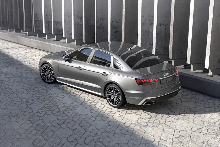 Rear Cross Side View of أودي A4 Rear Cross Side View of أودي A4