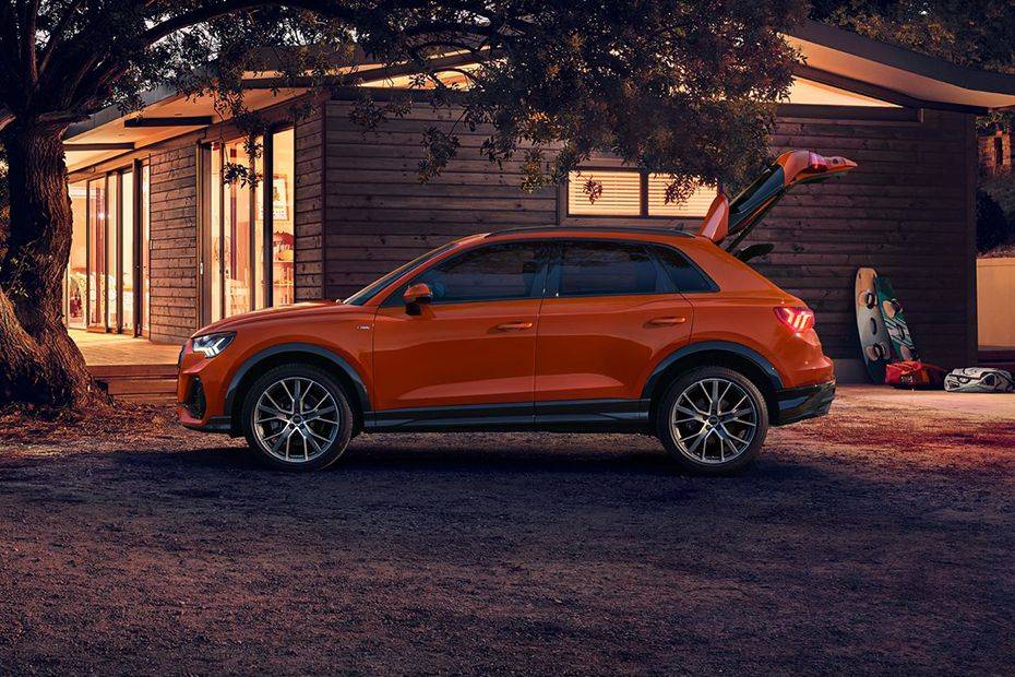 Audi Q3 Full Side View
