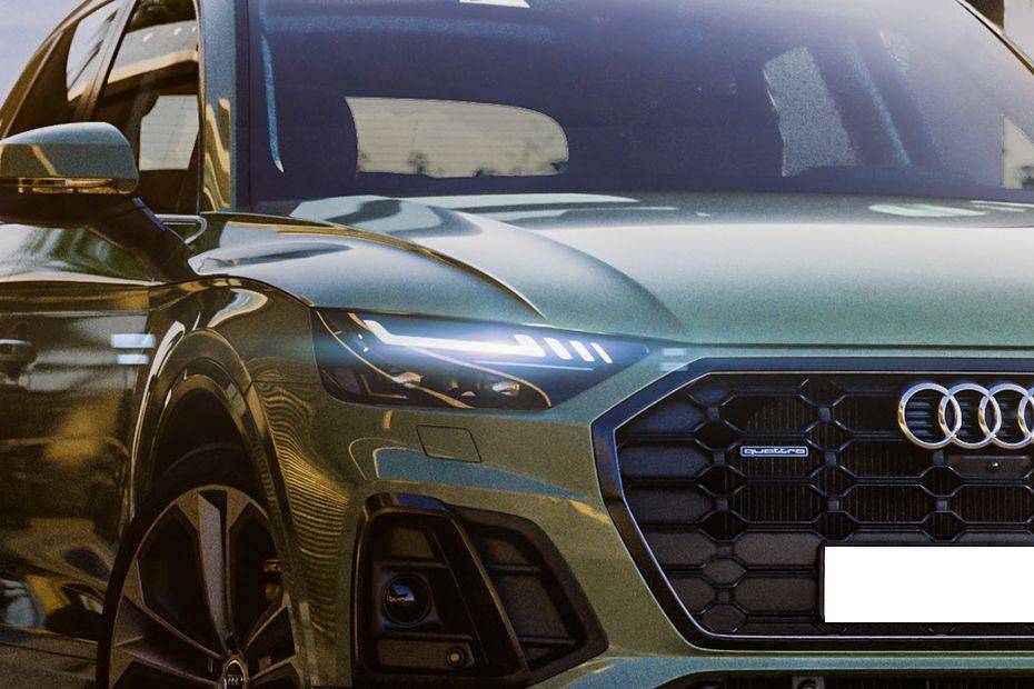 Audi Q5 Drivers Sideview Audi Q5 Drivers Sideview