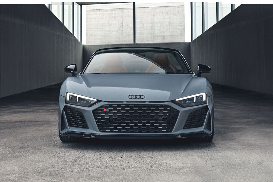 Full Front View of R8 Spyder Full Front View of R8 Spyder