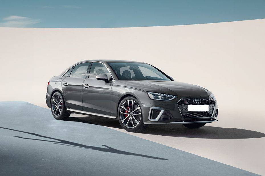 أودي A4 (2022-2024) Front Cross Side View أودي A4 (2022-2024) Front Cross Side View
