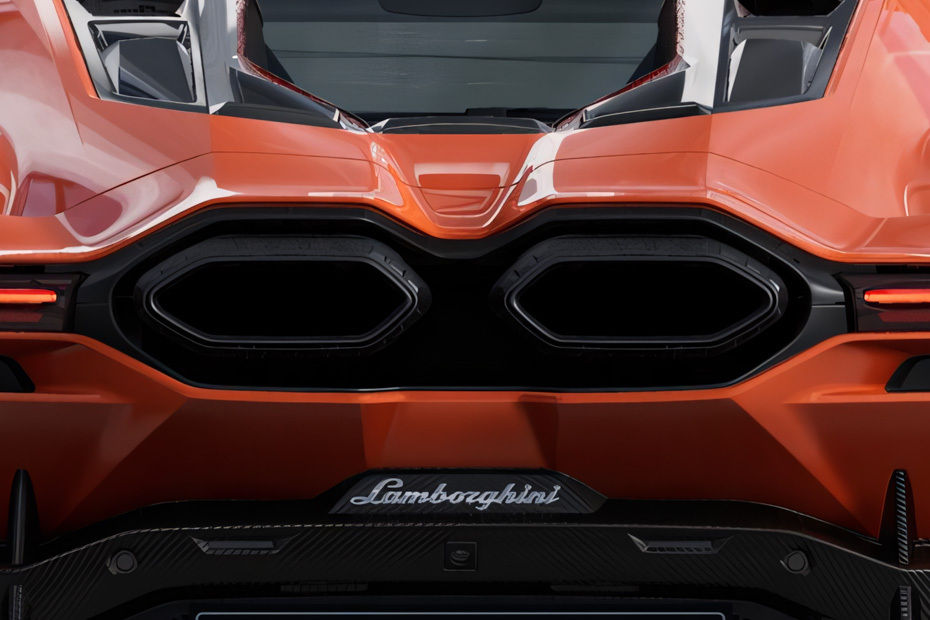 Exhaust Pipe of لامبورجيني ريفويلتو