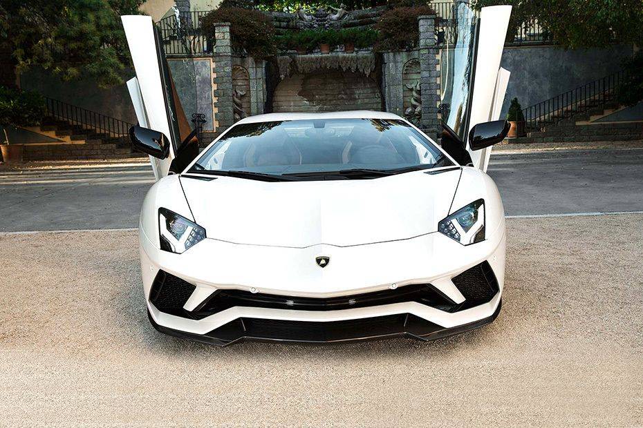 Full Front View of Aventador Full Front View of Aventador