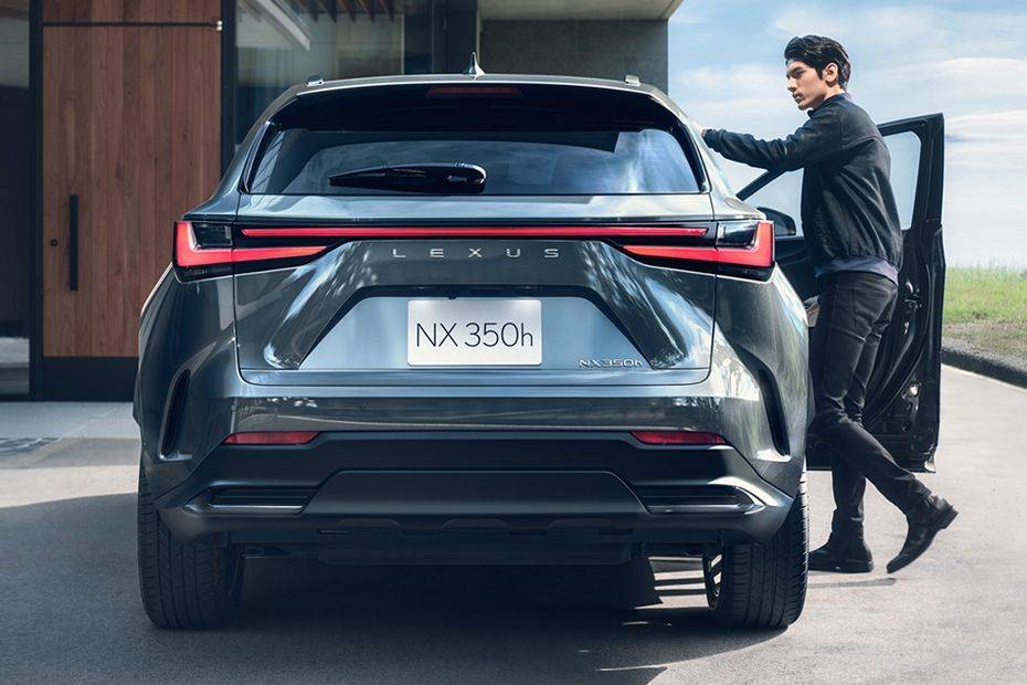NX Hybrid (2022-2024) Rear angle view NX Hybrid (2022-2024) Rear angle view