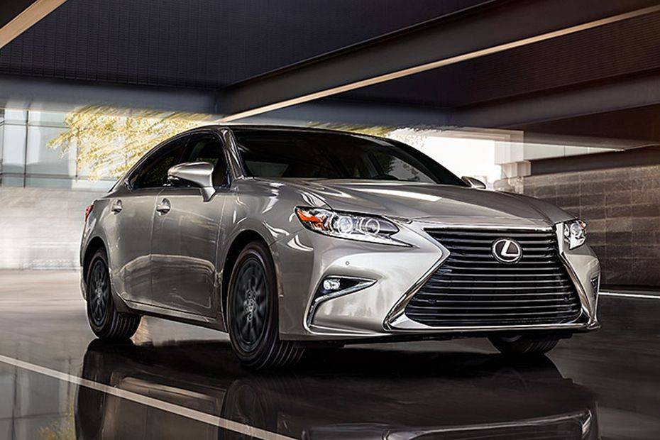 Lexus ES (2013-2021) Front Medium View Lexus ES (2013-2021) Front Medium View