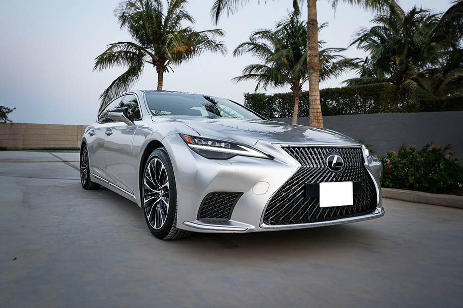 Lexus LS Front Medium View Lexus LS Front Medium View