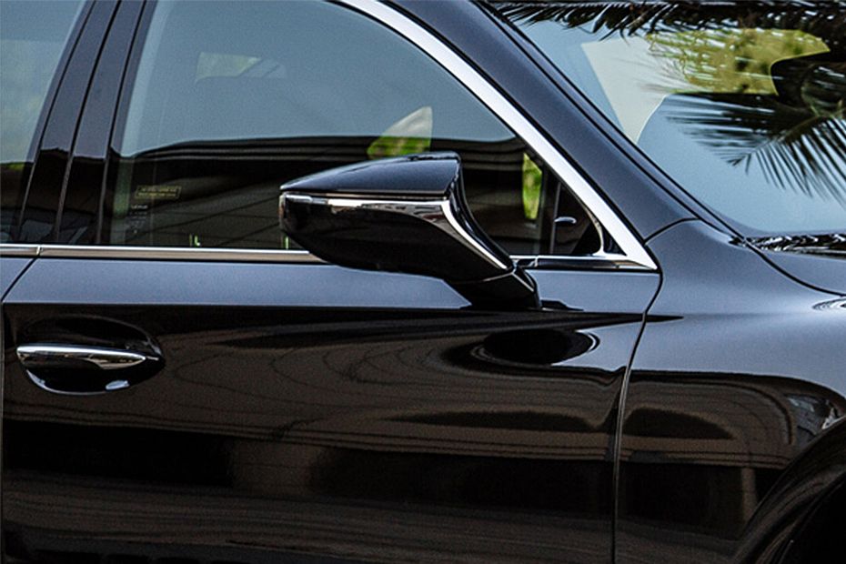 لكزس RX Hybrid (2022-2024) Drivers Side Mirror Front Angle لكزس RX Hybrid (2022-2024) Drivers Side Mirror Front Angle