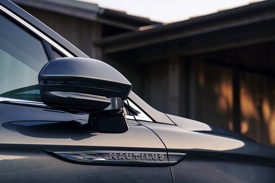 لينكون Nautilus (2020-2021) Drivers Side Mirror Front Angle لينكون Nautilus (2020-2021) Drivers Side Mirror Front Angle