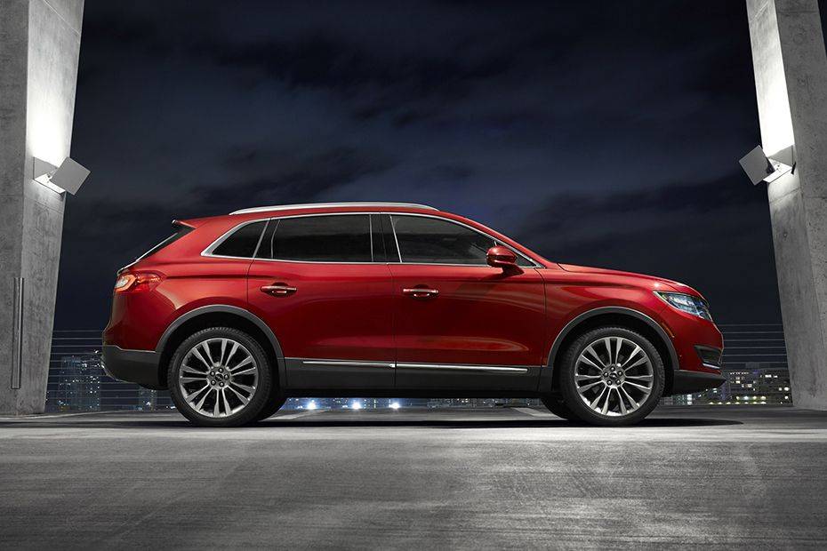 Lincoln MKX Drivers Sideview Lincoln MKX Drivers Sideview