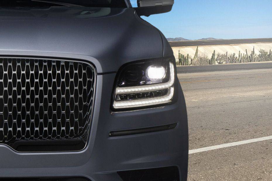 Navigator (2012-2021) Headlight Navigator (2012-2021) Headlight