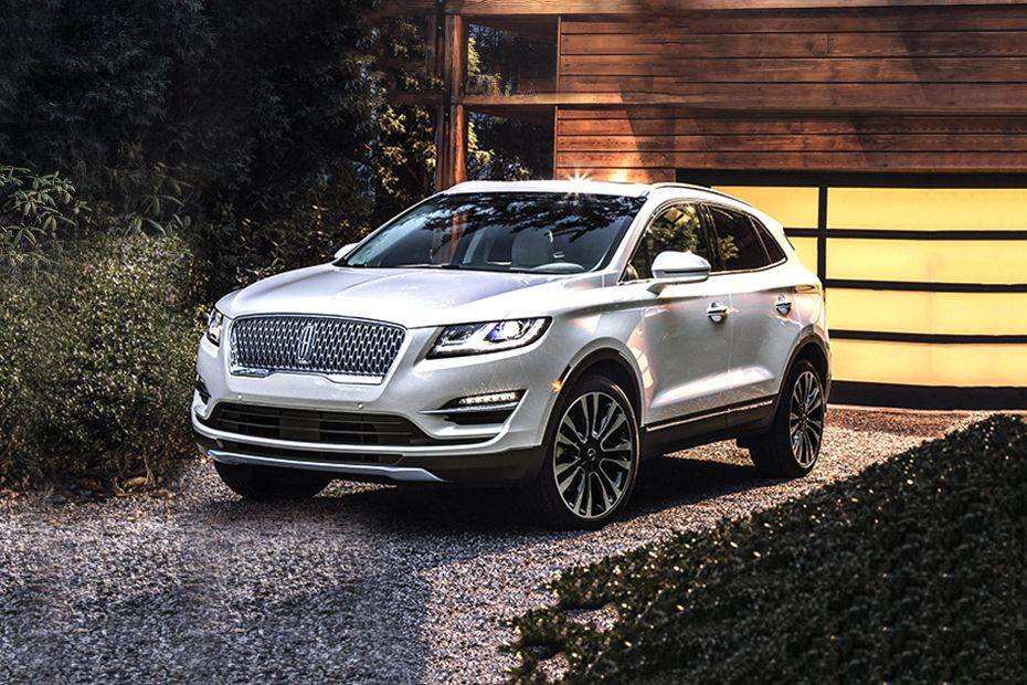 Lincoln  MKC Front angle low view