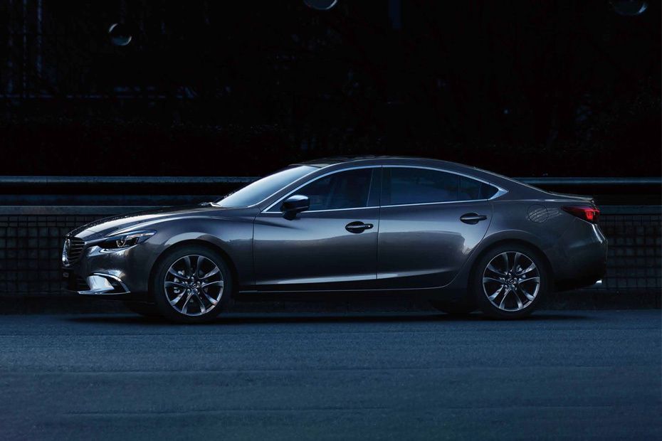 6 Sedan Side view 6 Sedan Side view