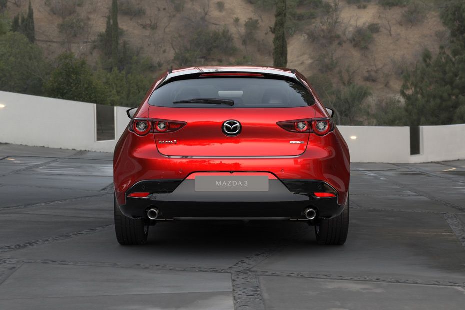 Full Rear View of مازدا 3 هاتشباك Full Rear View of مازدا 3 هاتشباك