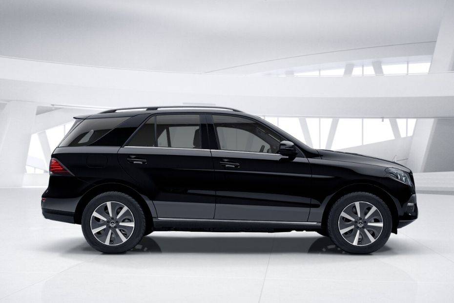 Mercedes-Benz GLE-Class Drivers Sideview Mercedes-Benz GLE-Class Drivers Sideview