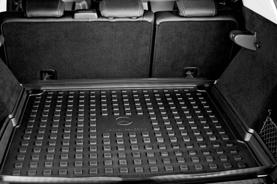 Trunk Open Closer View of GLE-Class Trunk Open Closer View of GLE-Class