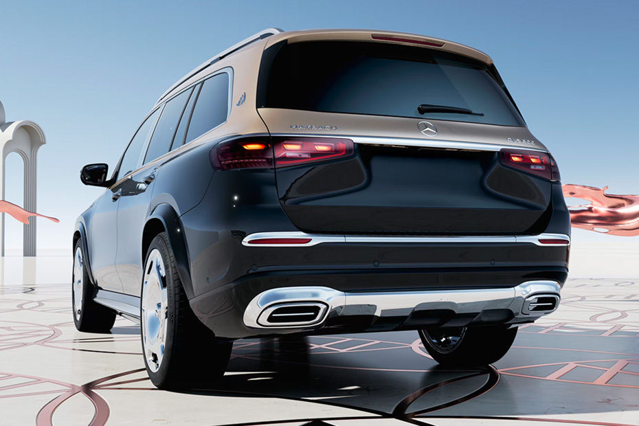 Rear Medium View of مرسيدس بنز مايباخ جي إل إس