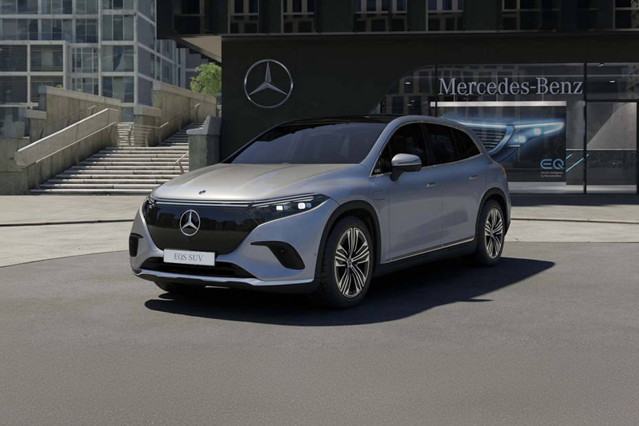 Mercedes-Benz EQS SUV Front angle low view Mercedes-Benz EQS SUV Front angle low view