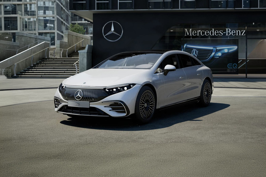 Mercedes-Benz AMG EQS Front angle low view Mercedes-Benz AMG EQS Front angle low view