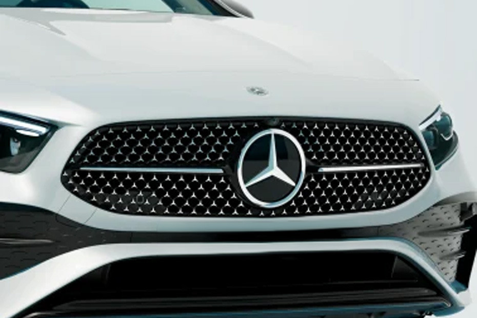 إيه إم جي إيه-كلاس سيدان Grille View إيه إم جي إيه-كلاس سيدان Grille View