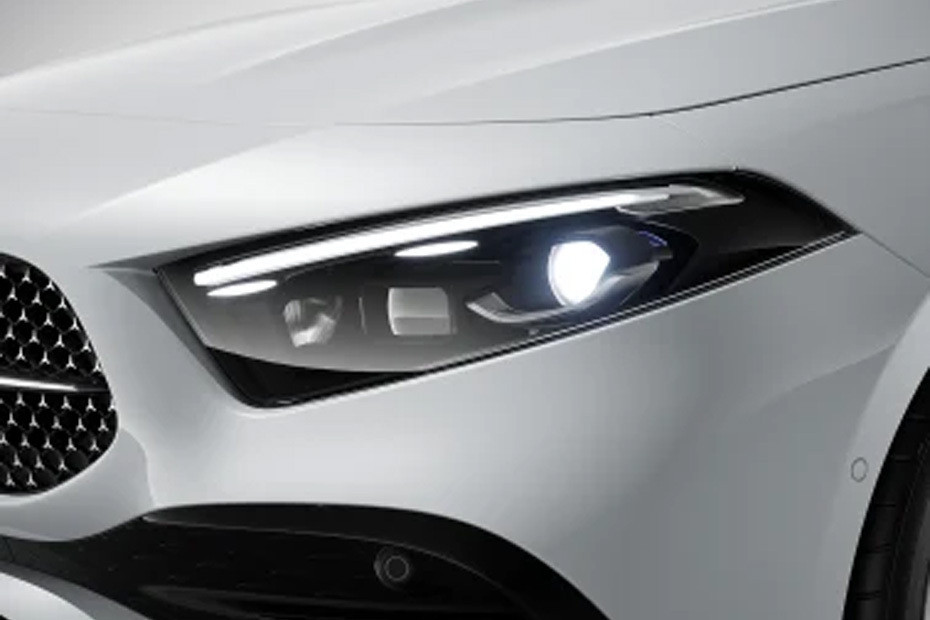 إيه إم جي إيه-كلاس سيدان Headlight إيه إم جي إيه-كلاس سيدان Headlight