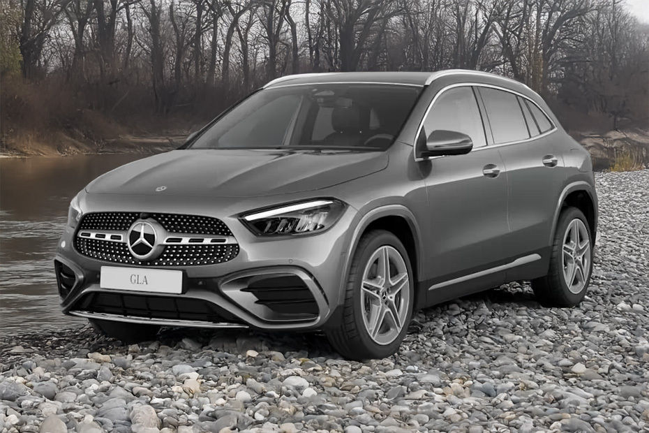 Mercedes-Benz  AMG GLA Front angle low view