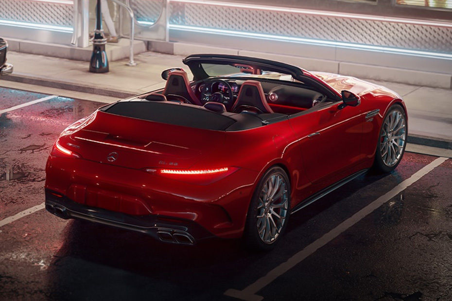 إيه إم جي إس إل 2026  Rear angle view