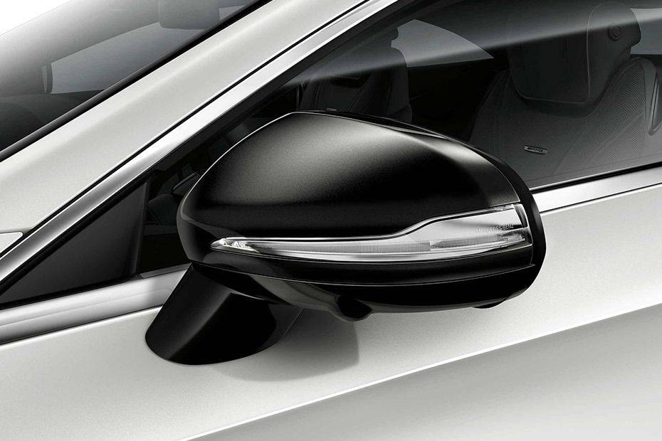 مرسيدس بنز الفئة أس كوبيه Drivers Side Mirror Front Angle مرسيدس بنز الفئة أس كوبيه Drivers Side Mirror Front Angle