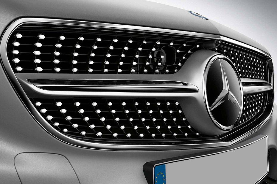 الفئة أس كوبيه Grille View الفئة أس كوبيه Grille View