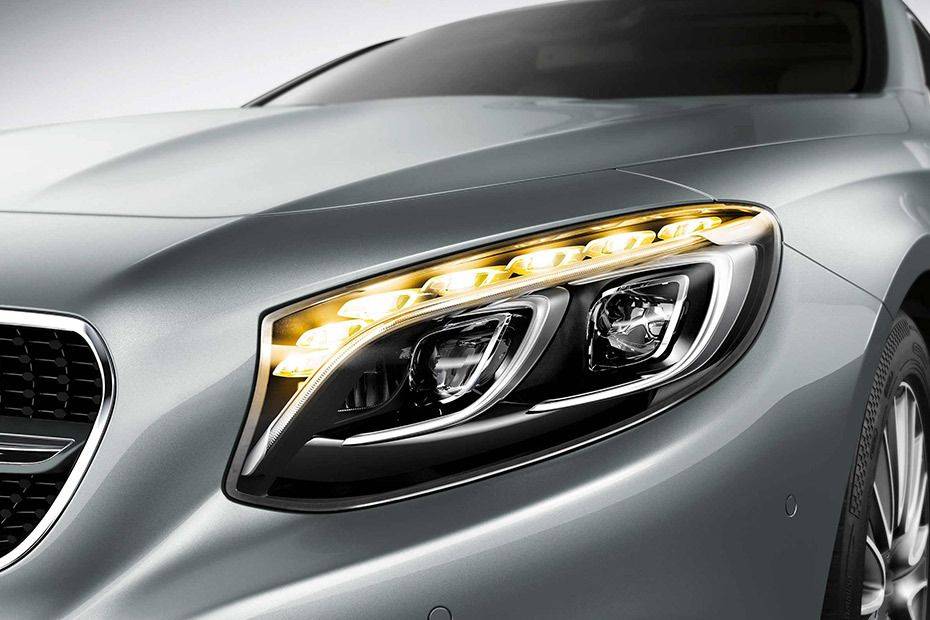 الفئة أس كوبيه Headlight الفئة أس كوبيه Headlight