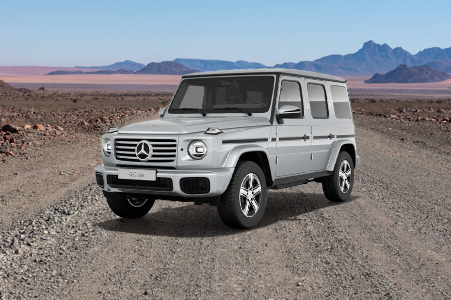 Mercedes-Benz G-Class Front angle low view Mercedes-Benz G-Class Front angle low view