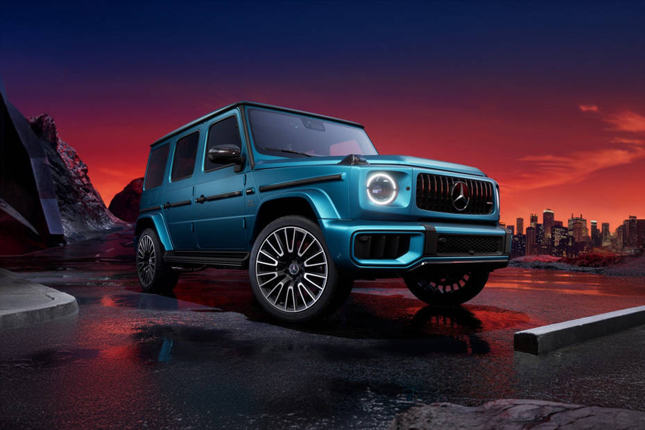 Mercedes-Benz G-Class Front Medium View Mercedes-Benz G-Class Front Medium View