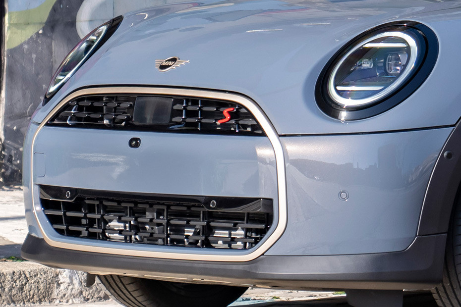 كونفرتيبل Grille View كونفرتيبل Grille View