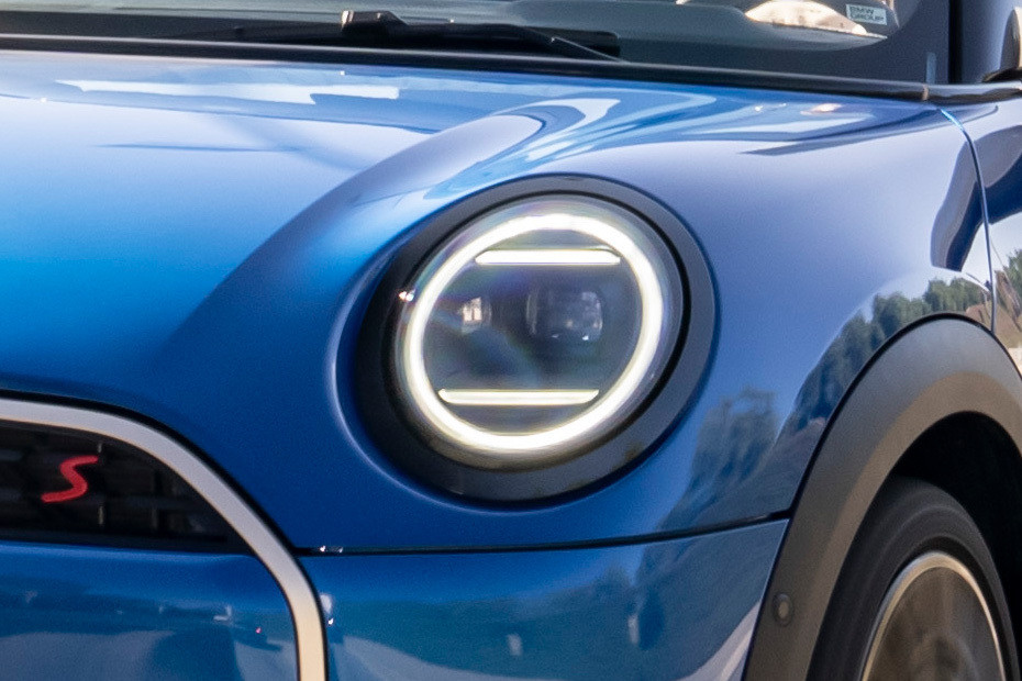 كونفرتيبل Headlight كونفرتيبل Headlight