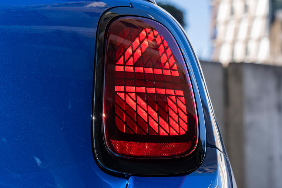كونفرتيبل Tail light كونفرتيبل Tail light