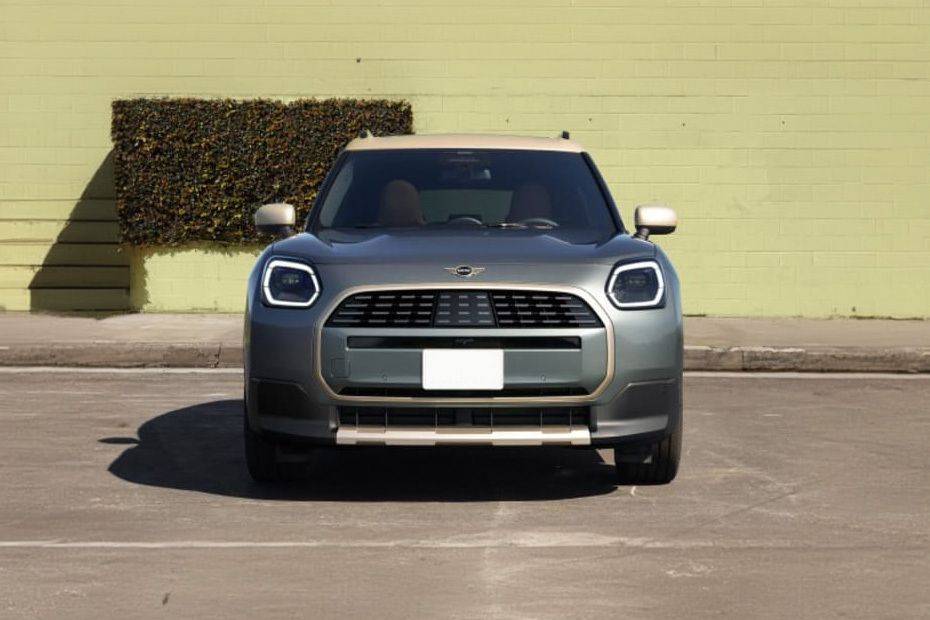 Full Front View of Countryman Full Front View of Countryman