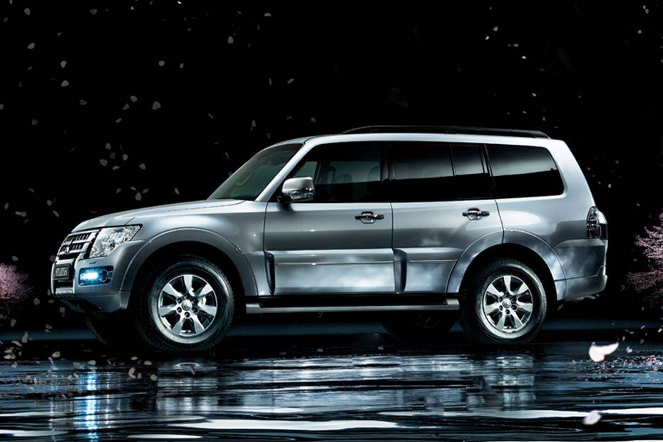 Pajero Side view Pajero Side view
