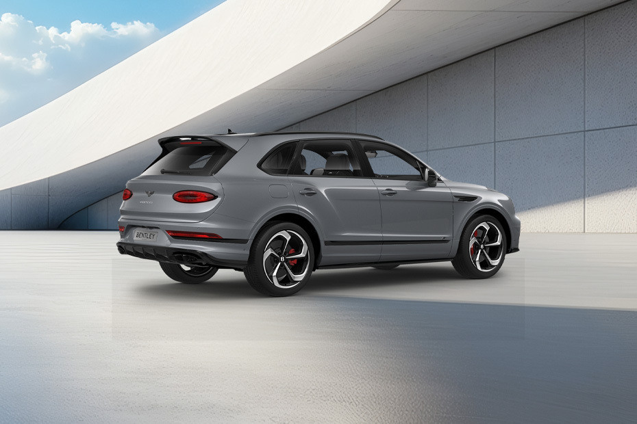 بينتايجا Rear angle view بينتايجا Rear angle view
