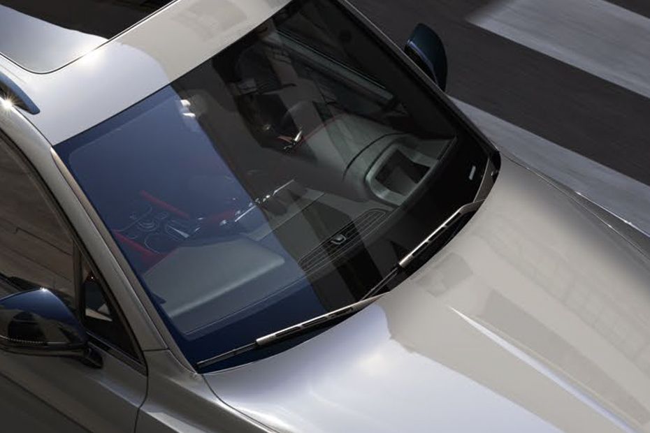 بينتايجا Tilted Front View بينتايجا Tilted Front View