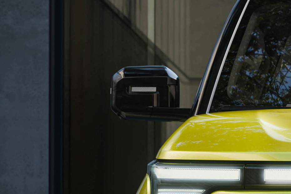 نيسان فرونتير برو Drivers Side Mirror Front Angle نيسان فرونتير برو Drivers Side Mirror Front Angle