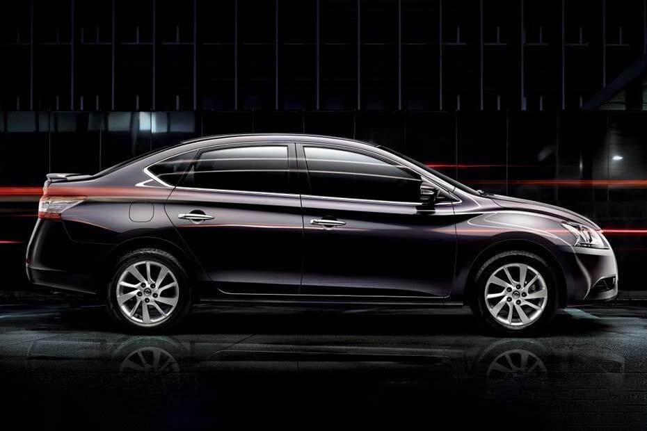 Nissan Sentra(2022-2023) Drivers Sideview Nissan Sentra(2022-2023) Drivers Sideview