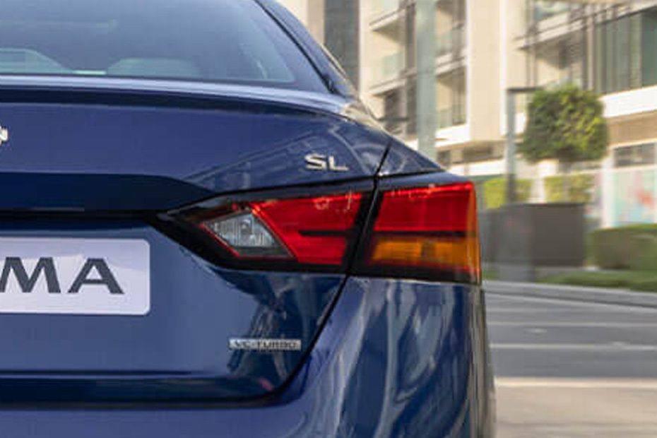 ألتيما Tail light ألتيما Tail light