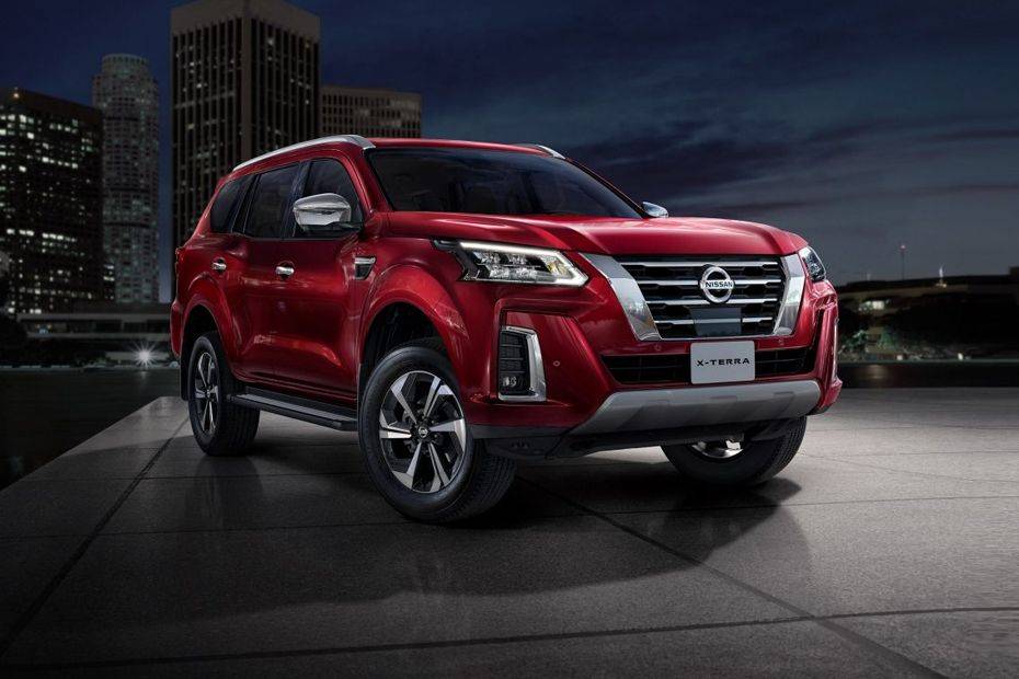 نيسان  إسكتيرا  2.5L Titanium 2WD 2025 العربيةالسعودية